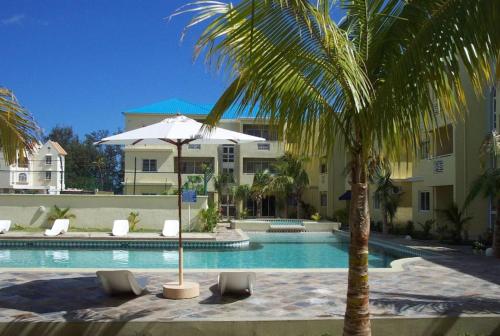 Lovely apartment in Flic en Flac, close to the beach and all amenities.