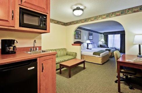 Holiday Inn Express Hotel & Suites Forest, an IHG Hotel