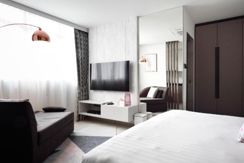 The Assembly at Stevens, Service Residences near Sixth Avenue MRT Station