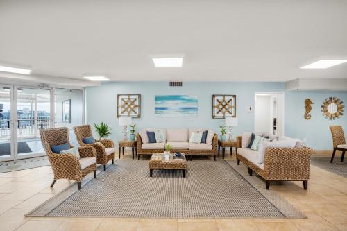 Holiday Surf & Racquet Club 711 by RealJoy Vacations - image 7