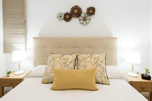 Apartamento con jardin privado y portero (A)