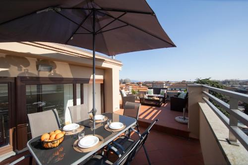 Apartment with Terrace room in Rooftop Delight with Terrace