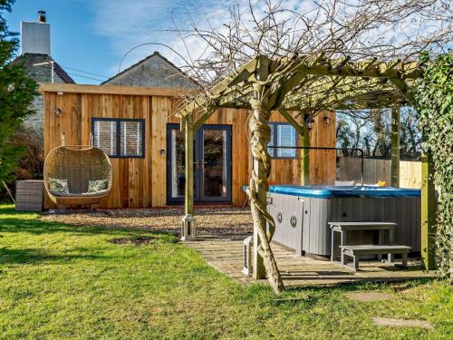 Log Cabin near Bath