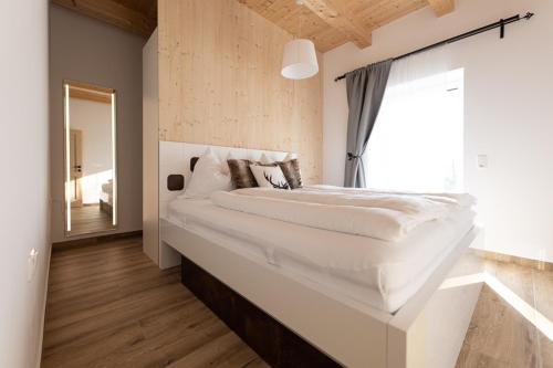 2 bedrooms, 3 beds