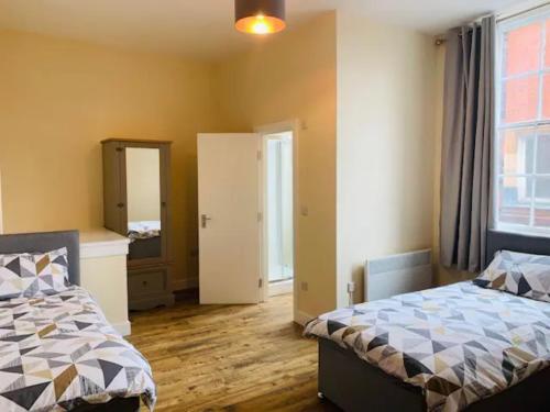 8 Fish Street, Budget City Centre Accomodation