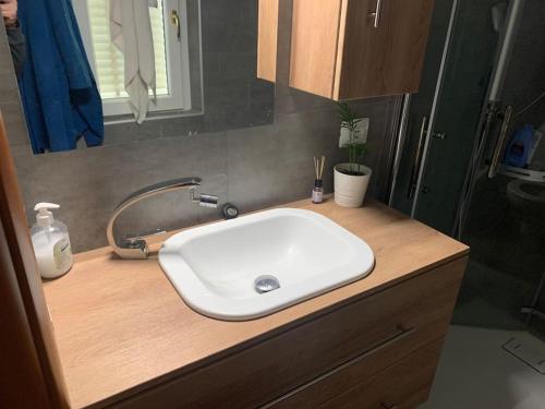 One-Bedroom Apartment image 10