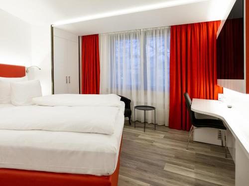 DORMERO Hotel Düsseldorf - Tap to explore photos