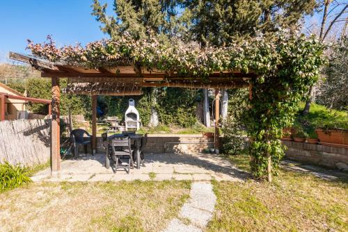  Siena Cozy Apartment with Private Garden! in Val di Pugna