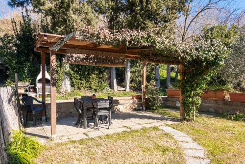  Siena Cozy Apartment with Private Garden! in Val di Pugna