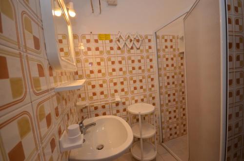 Studio Apartment image 3