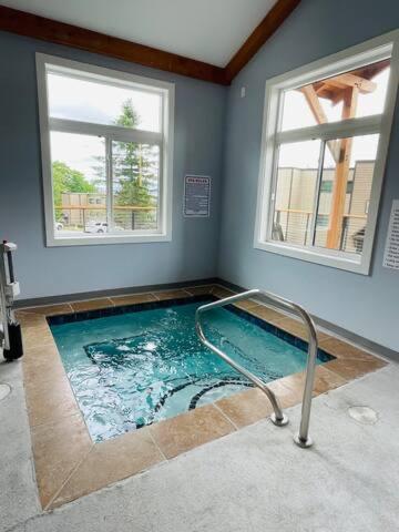 Come feel what its like to relax at 4900 in Sugar Mountain, USA