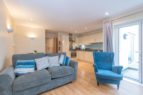 The Beach House & Porth Sands Apartments - image 8