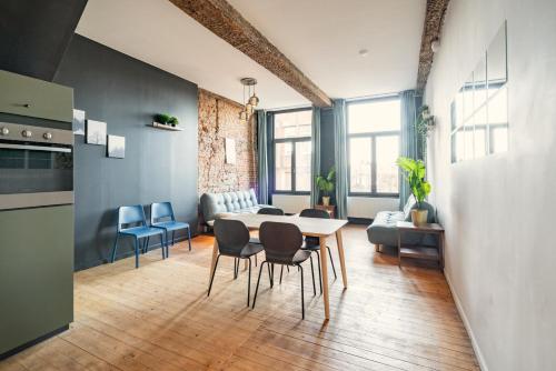 Two-Bedroom River Side Apartment in the Heart of Antwerp, Amberes (foto 10)