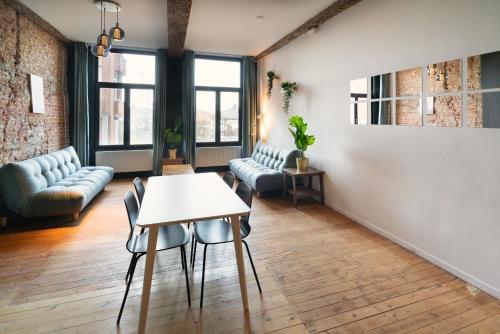 Two-Bedroom River Side Apartment in the Heart of Antwerp, Amberes (foto 7)