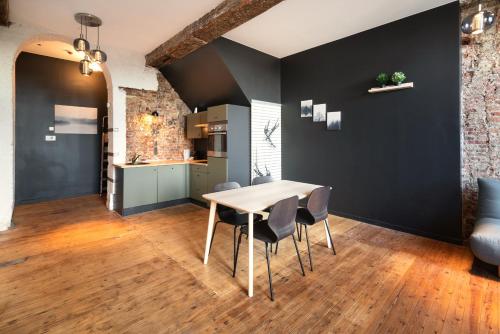 Two-Bedroom River Side Apartment in the Heart of Antwerp, Amberes (foto 5)