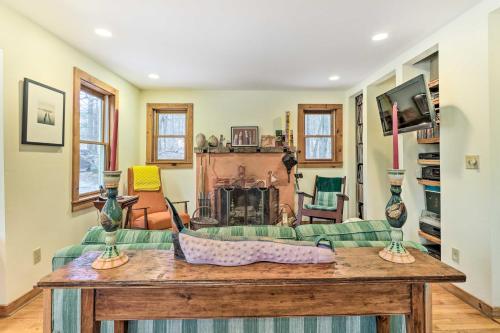 Cozy Monterey Home with Porch Walk to Lake Garfield in Monterey, USA