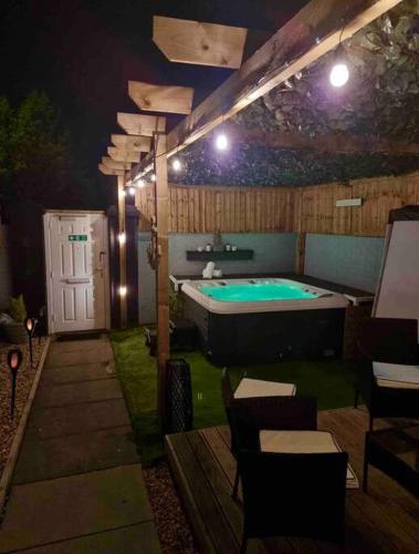 Stunning house close to the stadium + Hot tub!, Liverpool (photo 7)