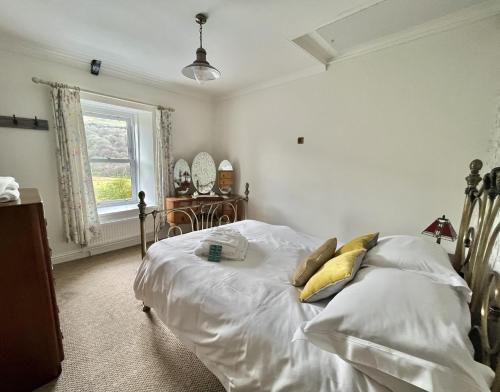 Attenborough Cottage - 2 Bedroom Cottage