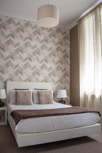 Double Room image 4