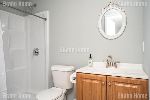 Unwind in a Modern Suite near Marietta Square in Marietta, USA