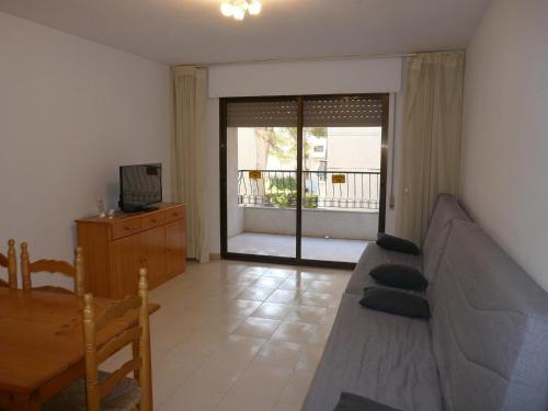 One-Bedroom Apartment image 10