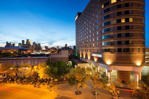 Courtyard by Marriott Minneapolis Downtown - image 9