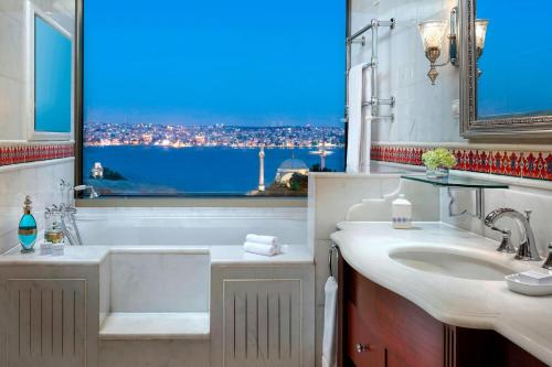 430808701 The Ritz-Carlton, Istanbul at the Bosphorus