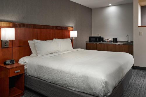 Courtyard by Marriott Medford Airport