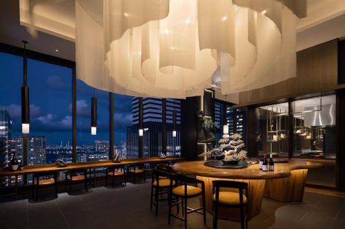 Restaurant, The Westin Yokohama in Fujidana