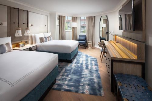 2 double beds