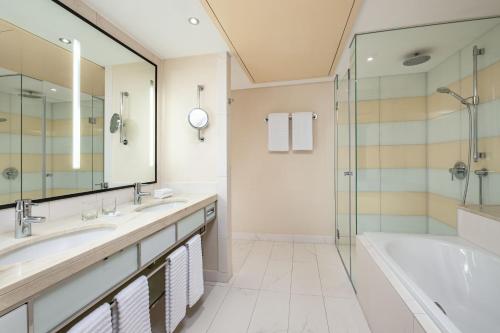 room detail thumbnail 2