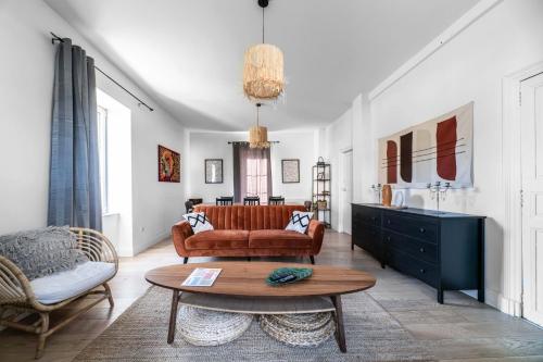 . Grande Maison Gannat - Maison ou Appartements en Centre ville