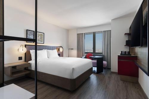 Renaissance New York Flushing Hotel at Tangram - image 9