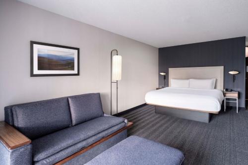 Large King Room with Sofa Bed