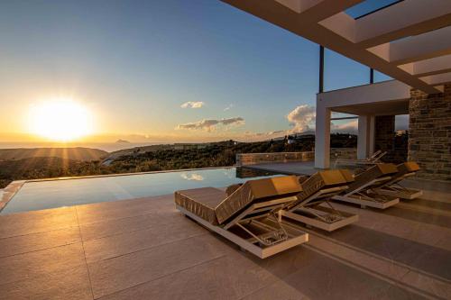 Crete Villa Paseathea, Luxurious Pool Getaway - Location, gîte - Kamilárion