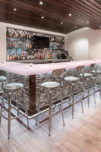 Rochester Airport Marriott - image 6