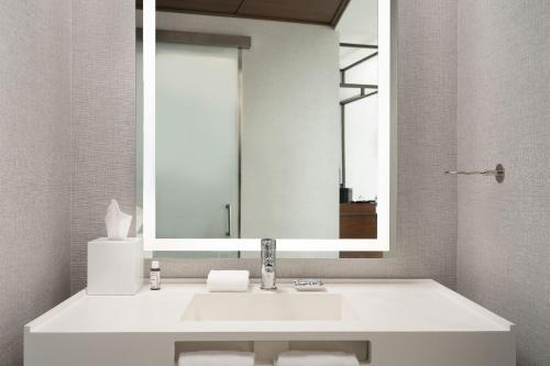 AC Hotel by Marriott Austin-University - image 10
