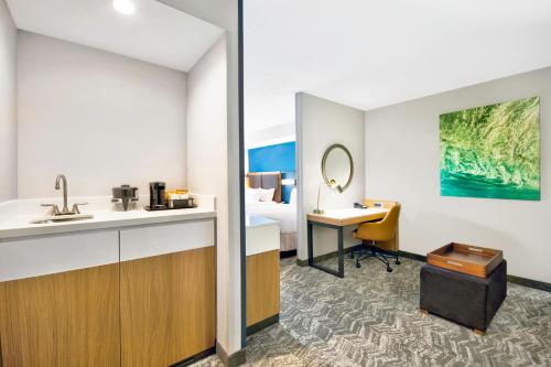 SpringHill Suites Erie - image 11