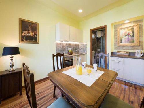 Apartments Antique 4