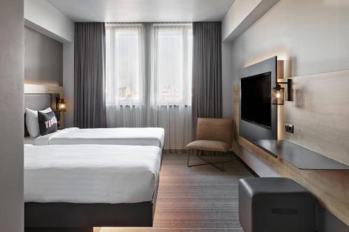 Moxy Bucharest Old Town - image 9