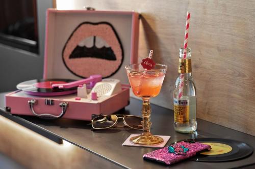 Moxy Bucharest Old Town - image 14