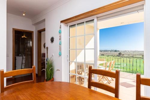 Beach Front View Armacao de Pera Flat in Silves