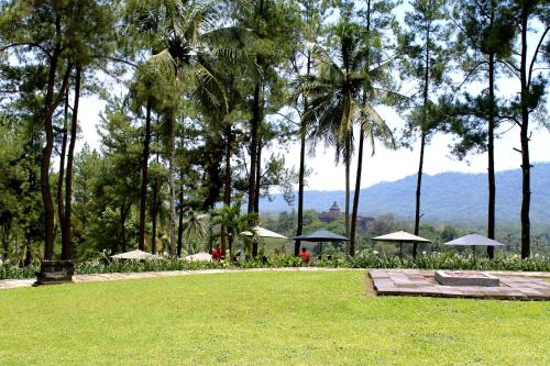 Manohara Resort