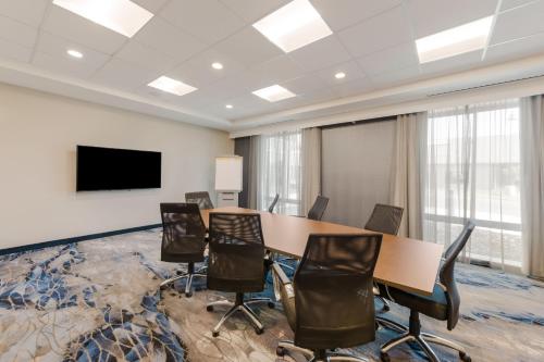 Fairfield by Marriott Inn & Suites Columbus Canal Winchester - image 11