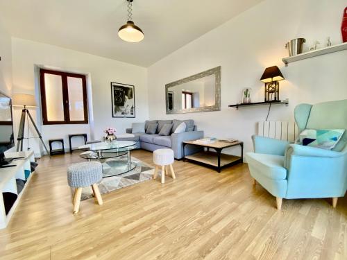 Les Pierres De Tiphaine in Montignac