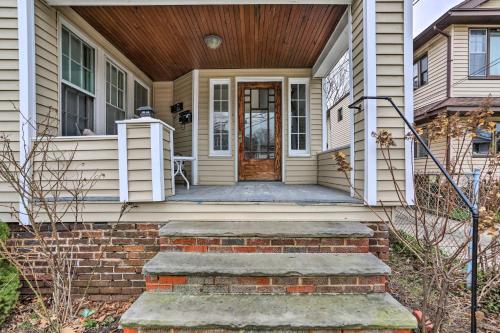 Lakewood Home w/ Yard ~ 8 Mi to Cleveland! in Lakewood (OH)