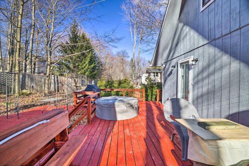 Tobyhanna Home Near Kalahari with Lake and Pool Access