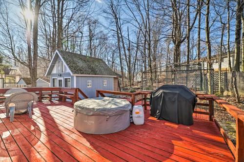 Tobyhanna Home Near Kalahari with Lake and Pool Access