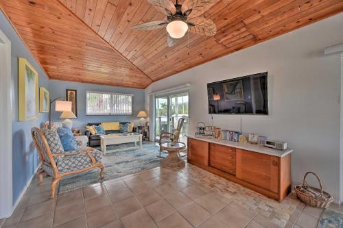 Everglades Getaway with Deck and Water Views!