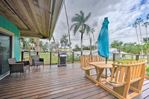 Everglades Getaway with Deck and Water Views!